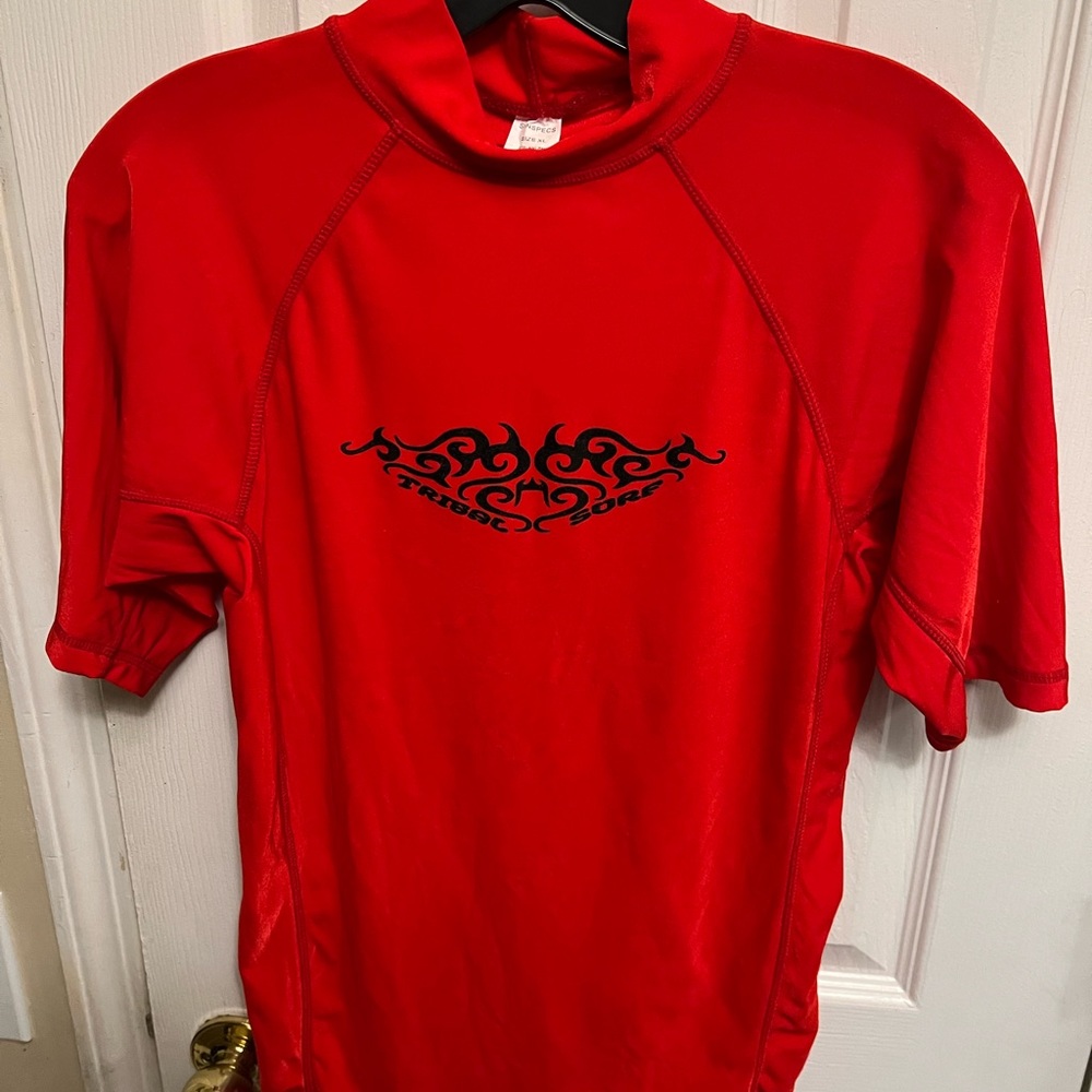 Sunspecs Tribal Surf Size XL Beach Shirt.